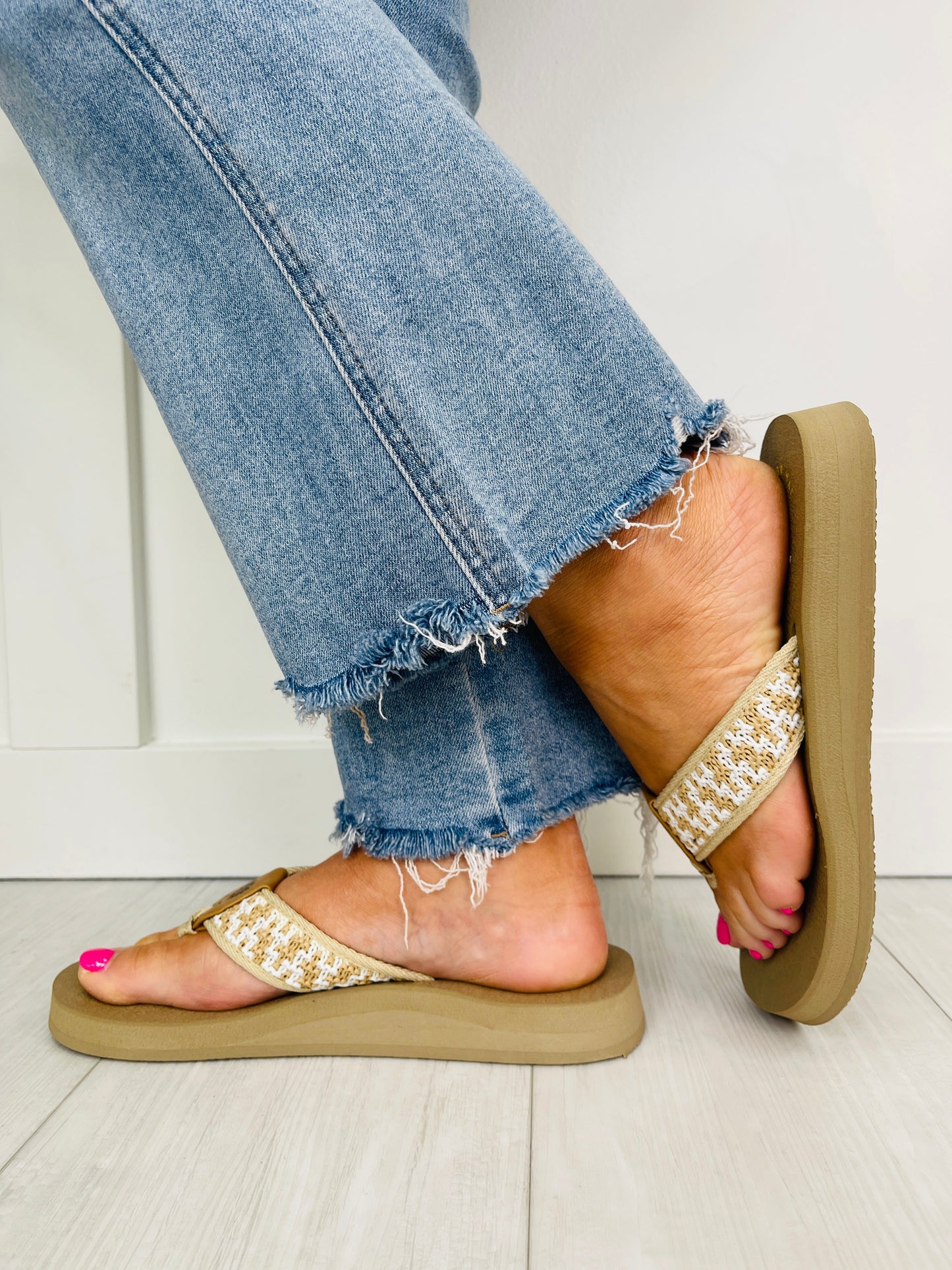 Playeras- Chanclas de Color Beige