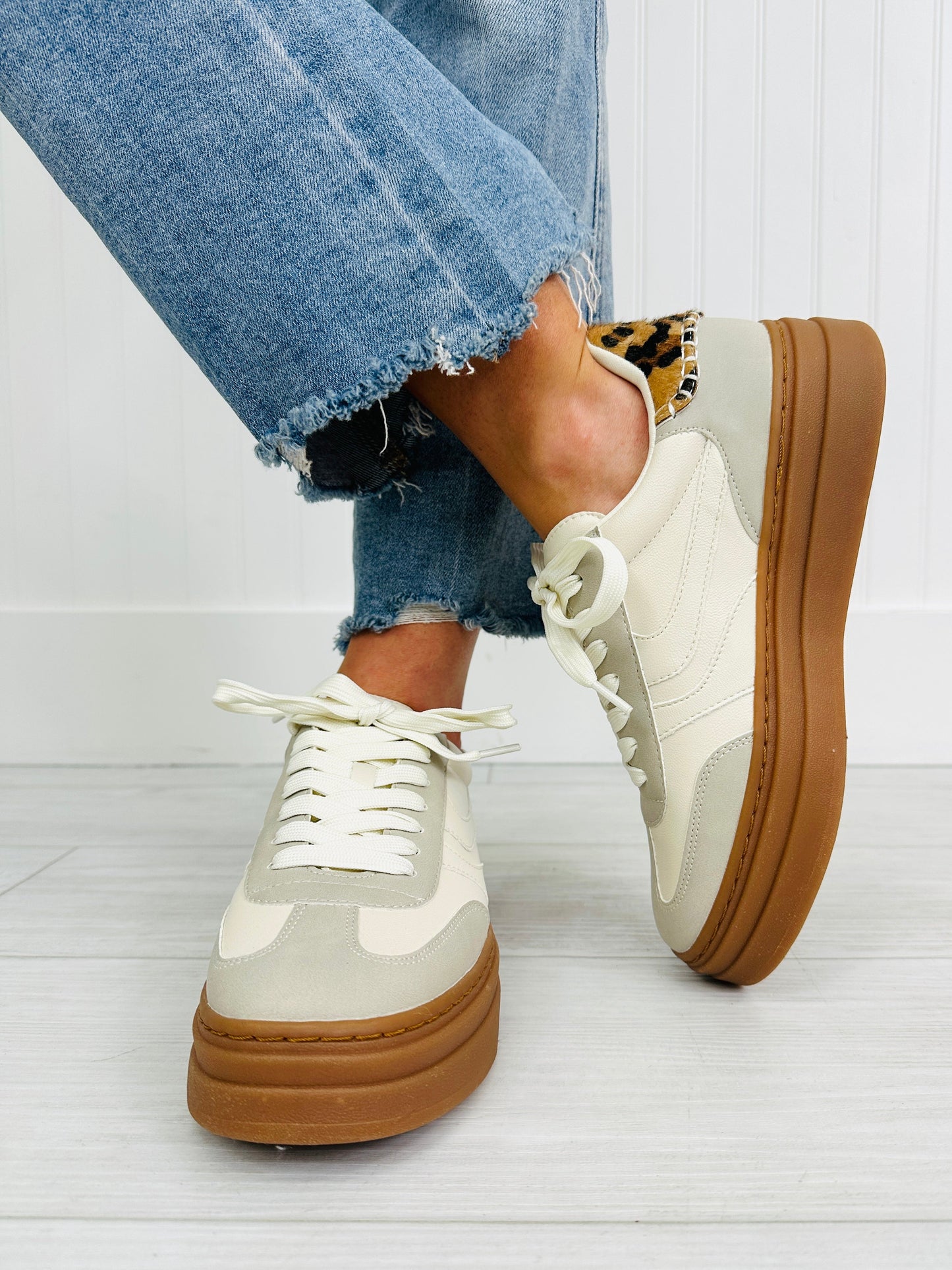 Zapatillas Deportivas Beige con Leopardo