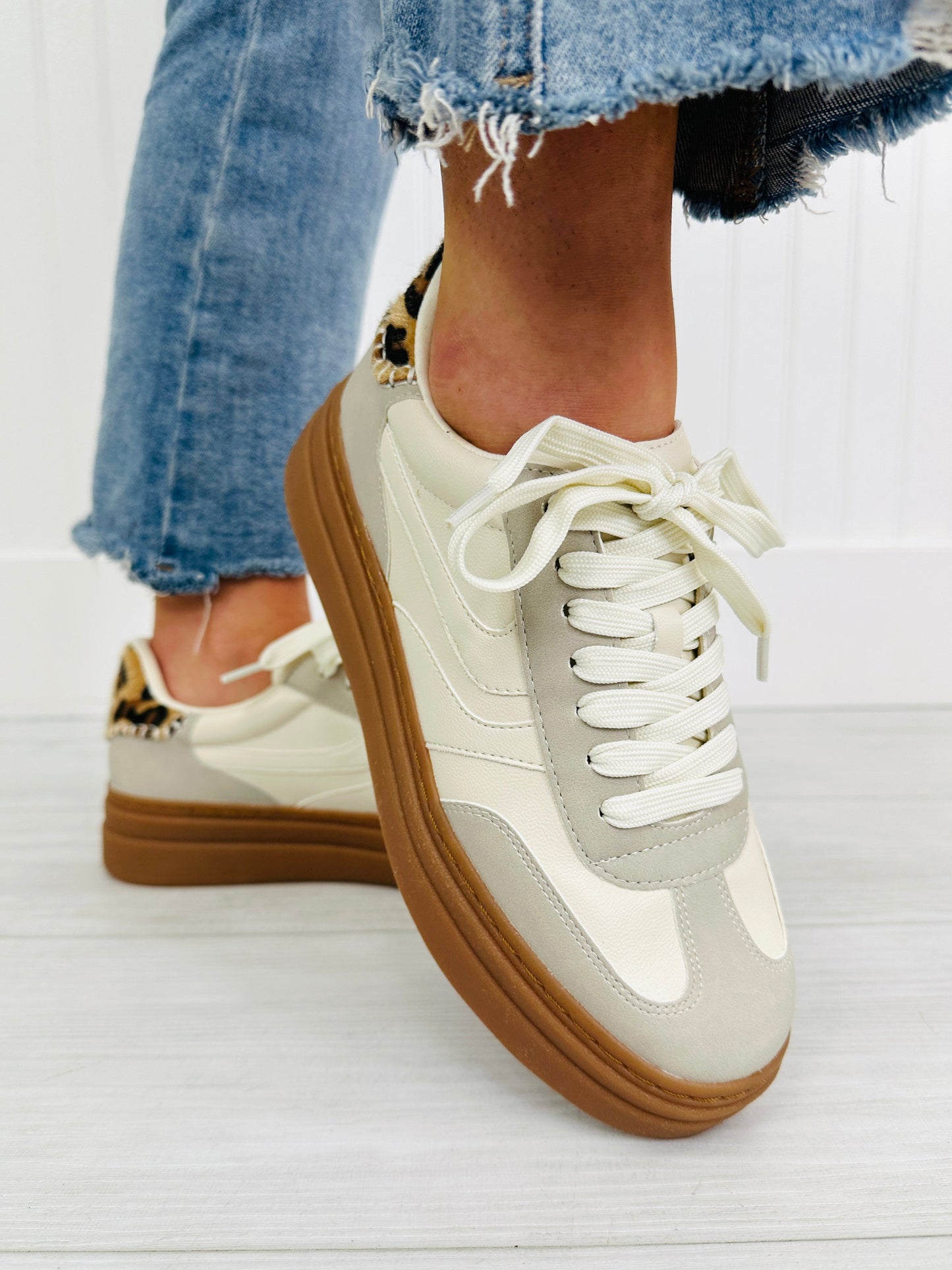 Zapatillas Deportivas Beige con Leopardo